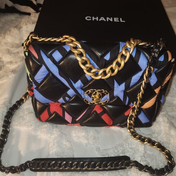 CHANEL Lam Printed Fabric Medium Chanel 19 Flap Black Multicolor - Picture 1 of 7